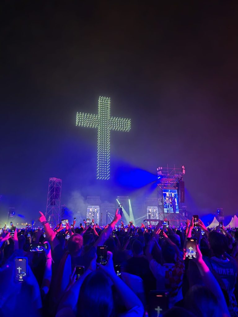 thompson koncert dronovi