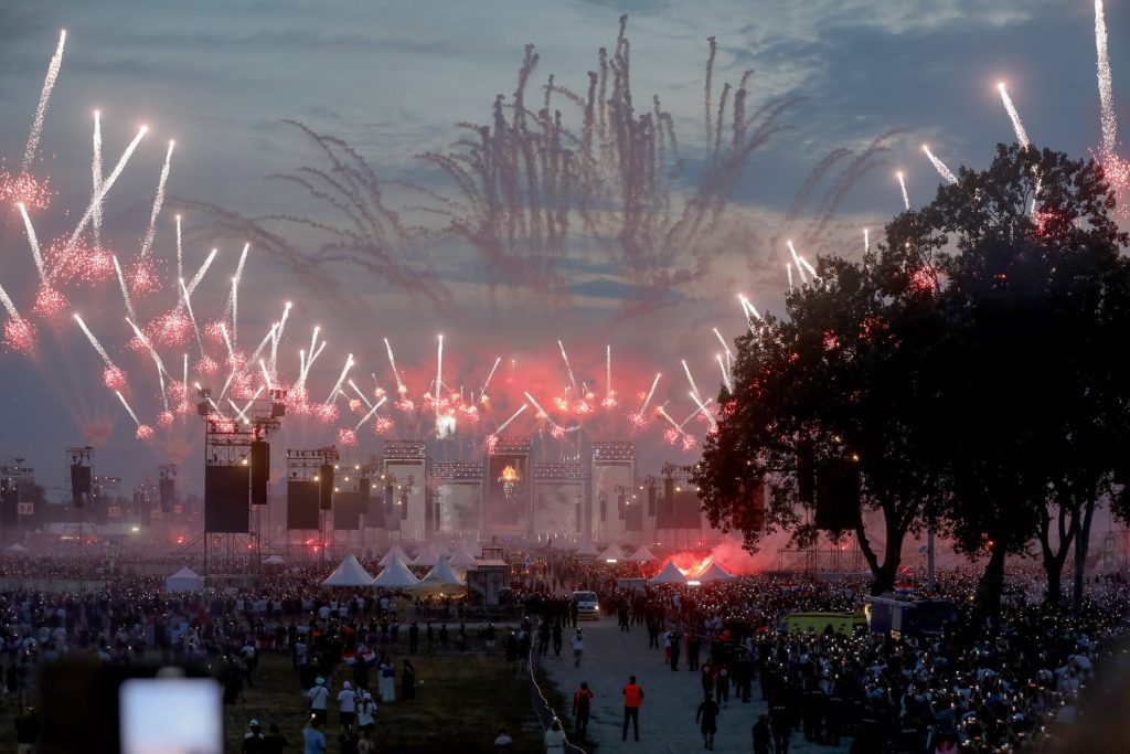 thompsonov koncert vatromet